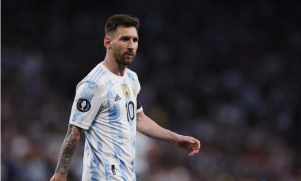 突发特讯！美陆军部长震撼宣告：美军战略急转，三年内部署千万架级无人机舰队